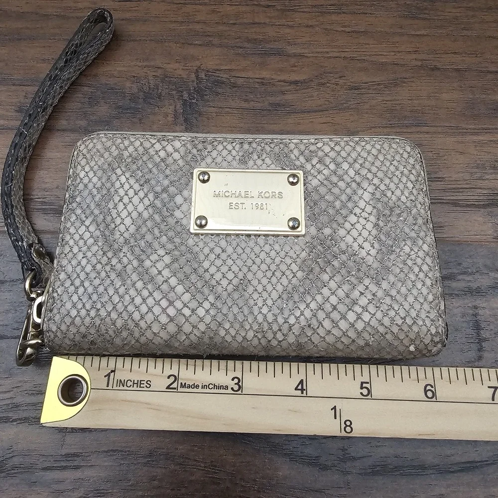 Michael Kors Animal Print‎ Snake Wallet Wristlet Gray Gold Hardware Zip
